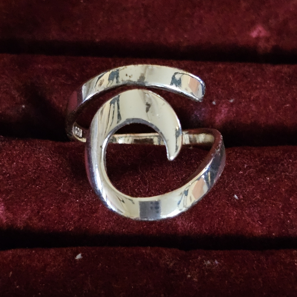 Sterling Silver fashion ring.